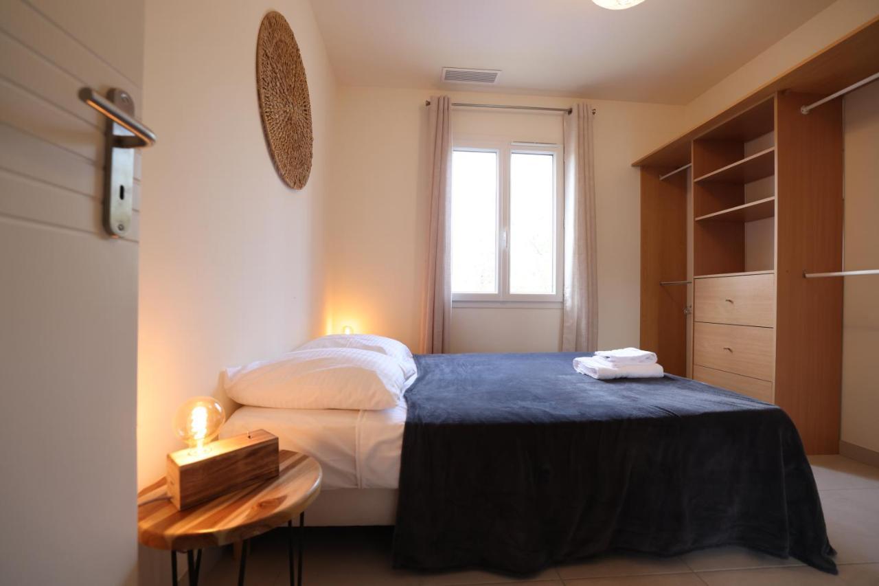 Villa Superbe Climatisee, Piscine, Jardin, Parking