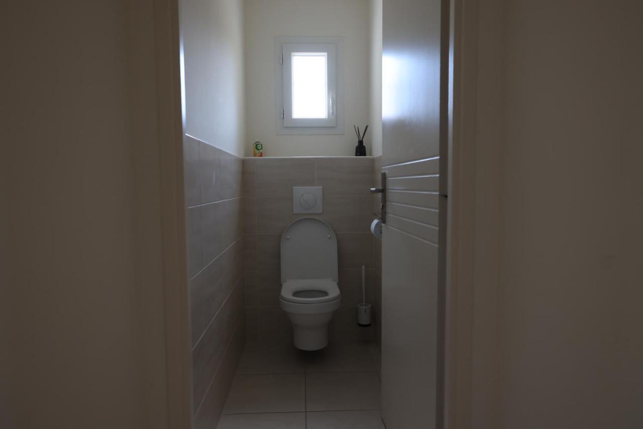 Villa Superbe Climatisee, Piscine, Jardin, Parking *