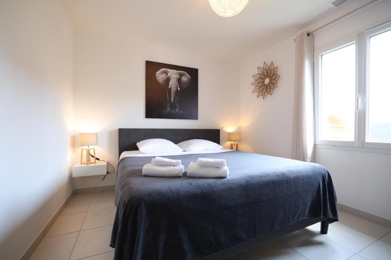Superbe Climatisee, Piscine, Jardin, Parking *